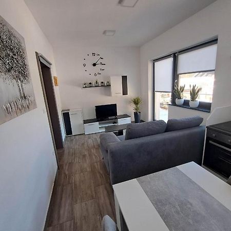 Apartmaji Tisa In Zana Rovte Exterior photo