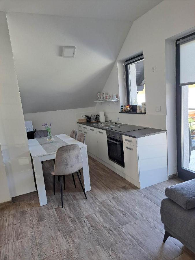 Apartmaji Tisa In Zana Rovte Exterior photo